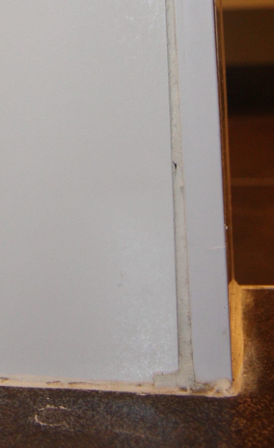 Constantes: joints KO et silicon.